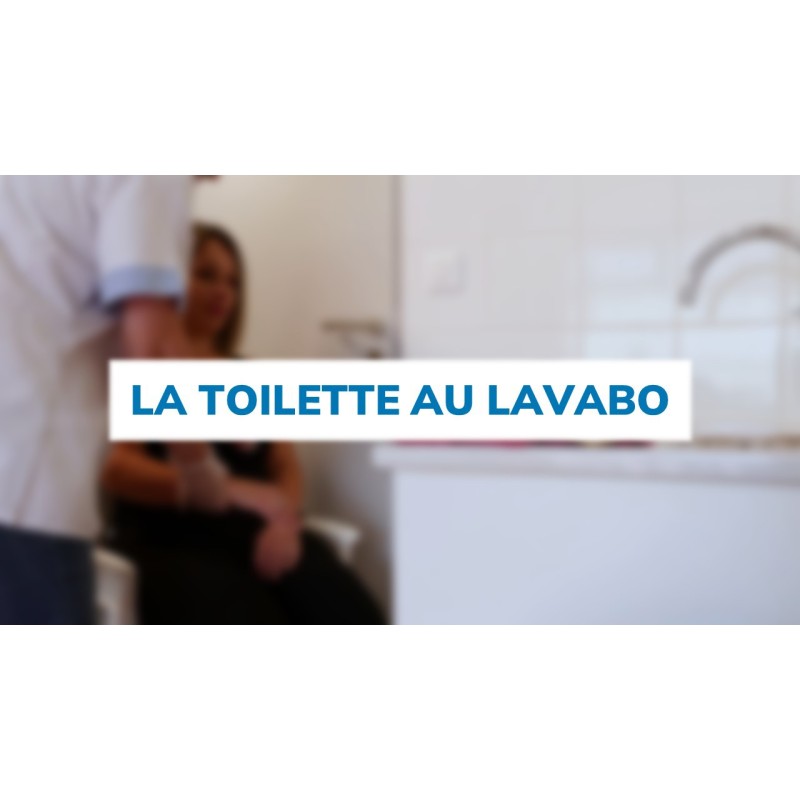 La toilette au lavabo